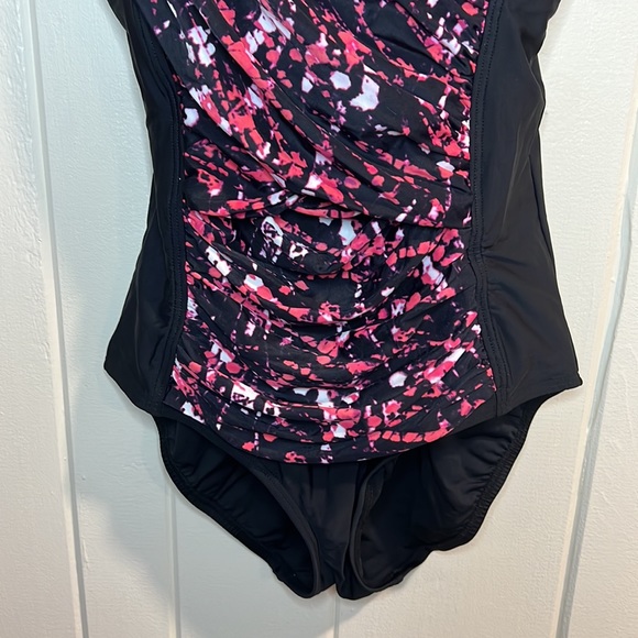 Croft and Barrow Ruched Slimming One Piece Swimsuit - Picture 3 of 10